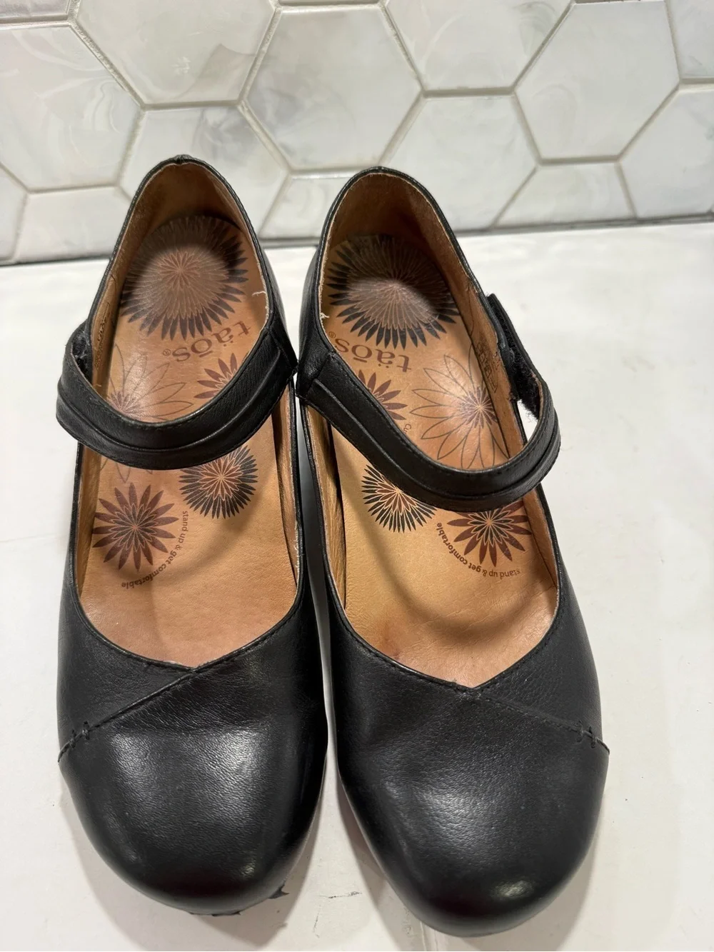 Taos Urge Black Leather Mary Jane Wedge Heel Shoes Size 8 Ankle Strap